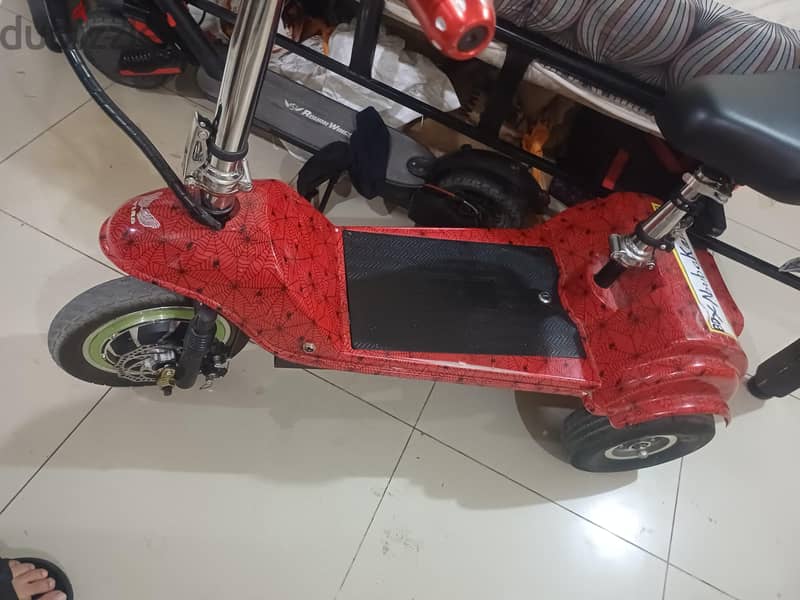 3 powerful battery + 3 gares electric scouter with orignl charger 7