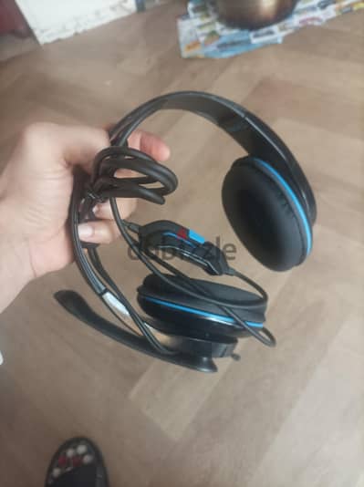 gaming headphones