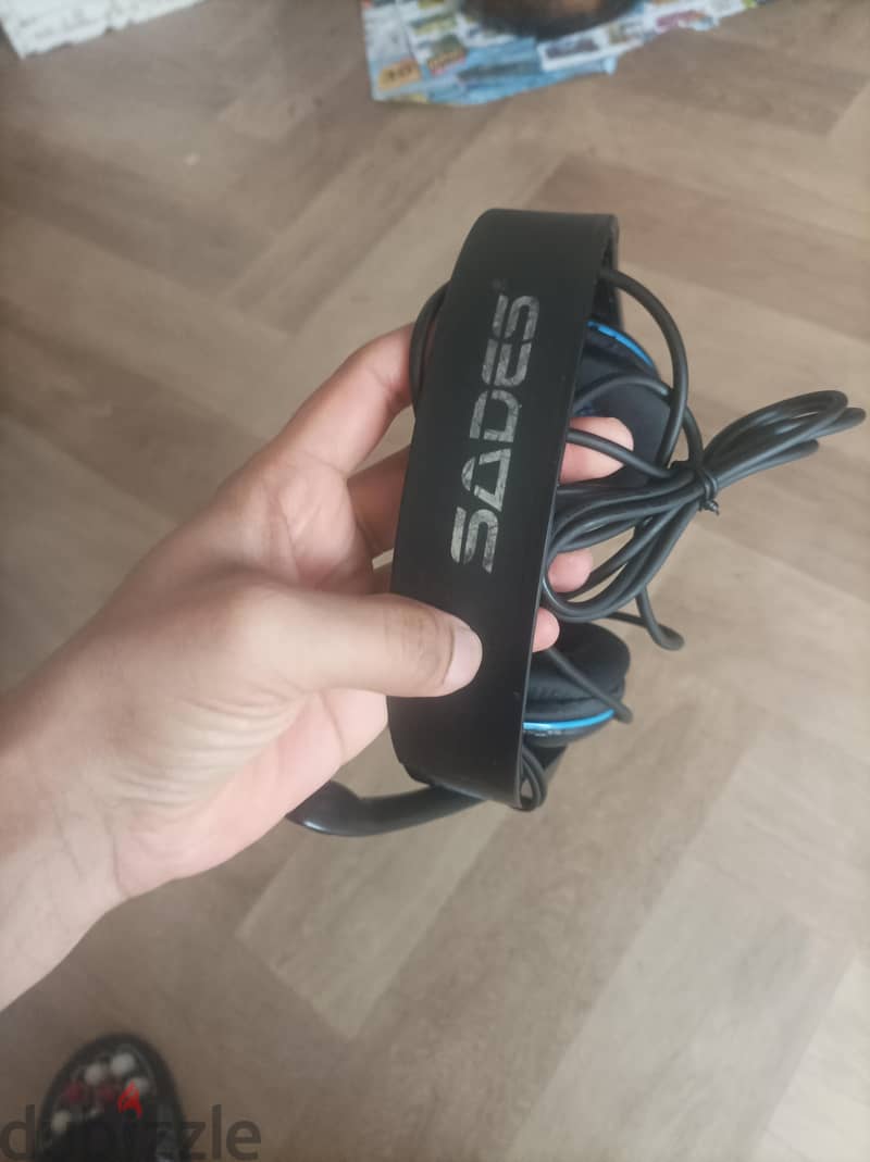 gaming headphones 1