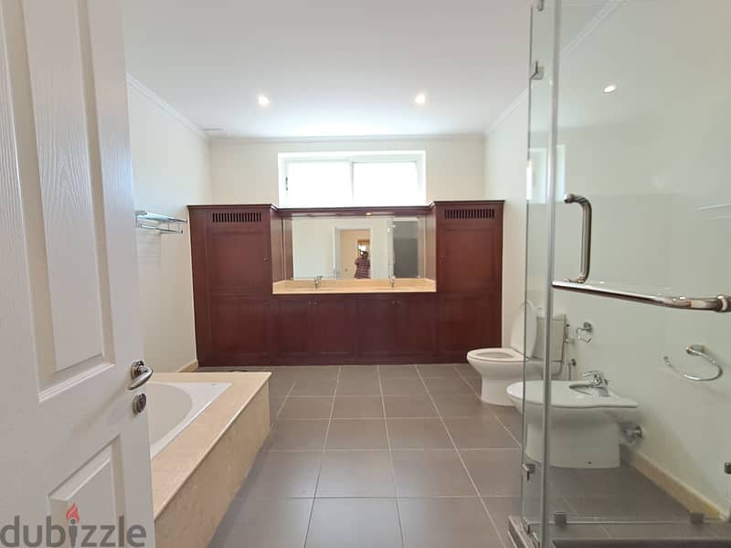 Spacious 3 bedroom floor in Salwa 11