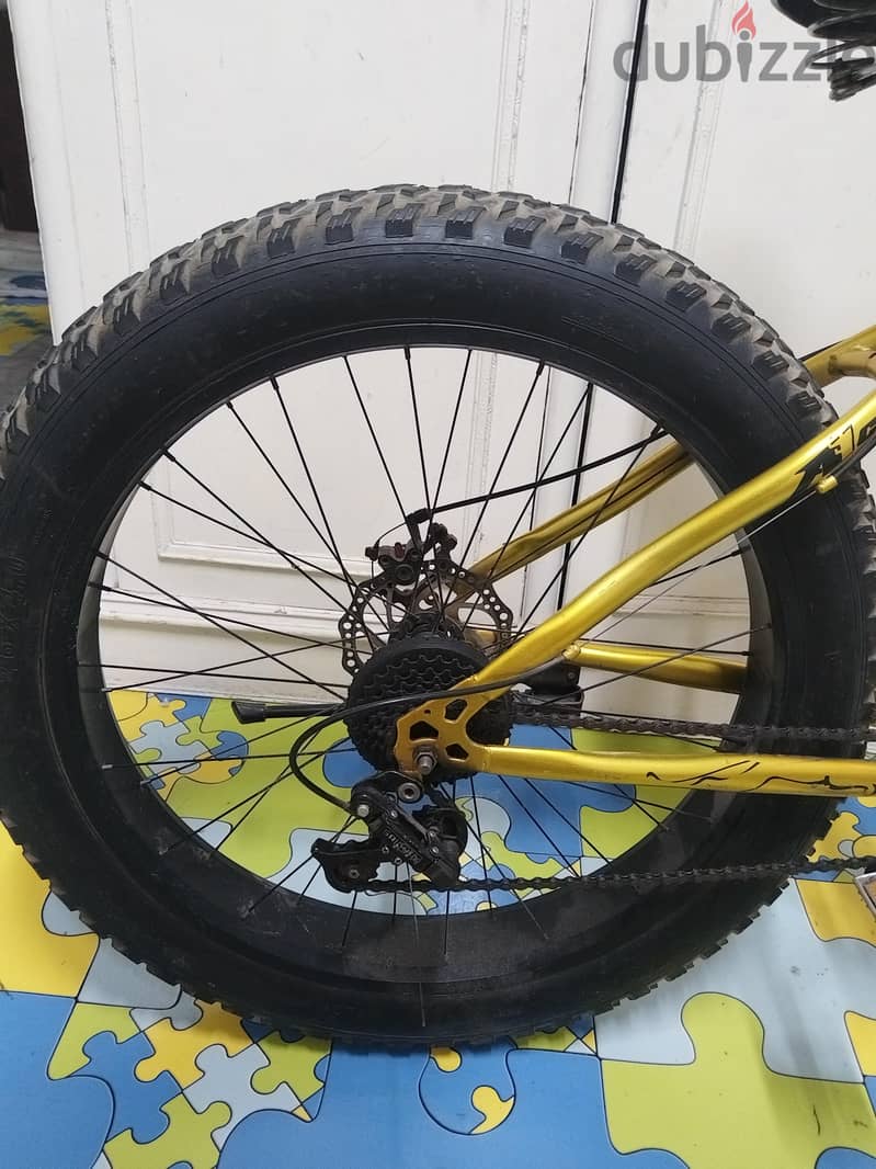  Gold Beast! Fat Tyre Mountain Bicycle – Excellent Look in the 2