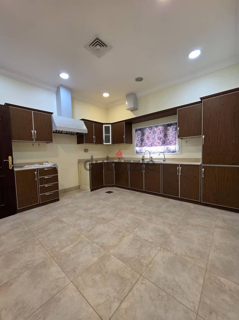 Abu fatera _floor for rent 4 bed 8