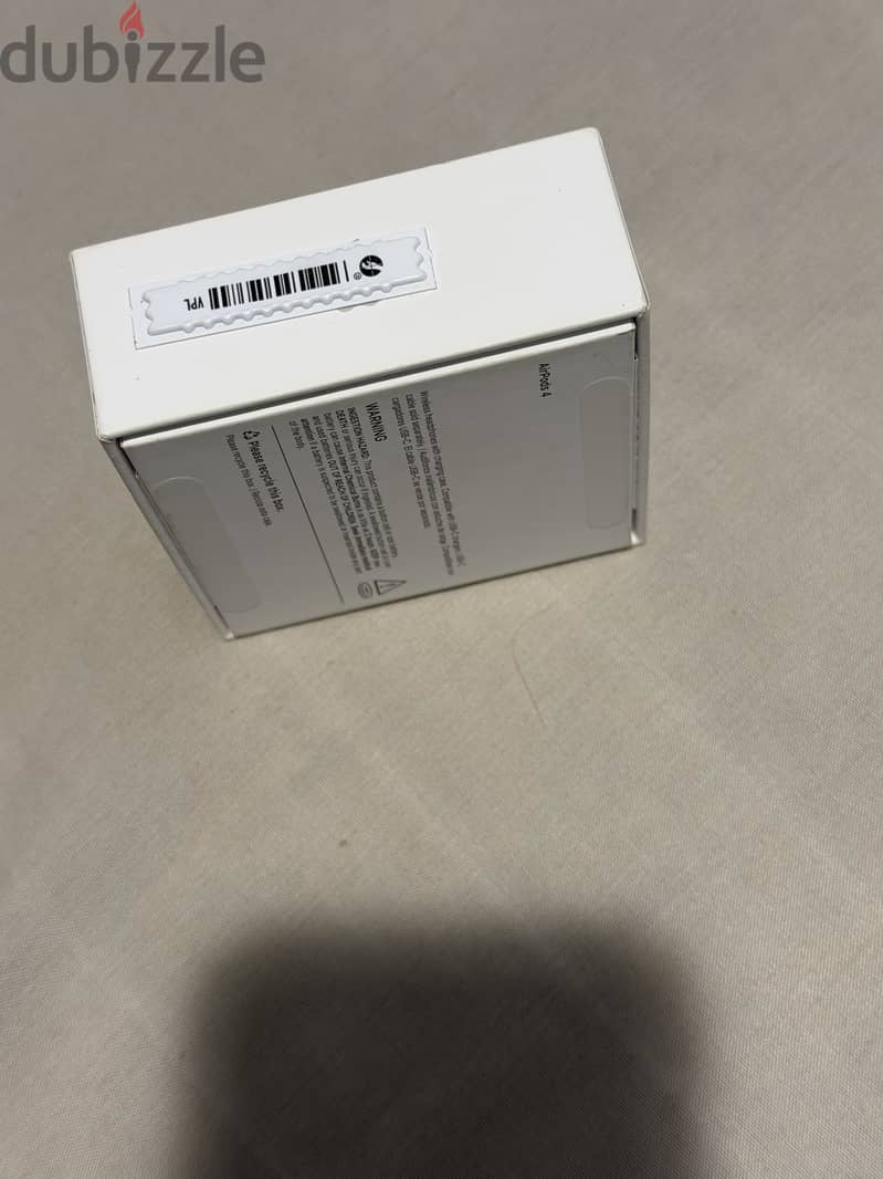 AirPod 4 just open box 11 months still warranty 2