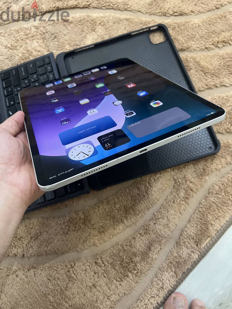 Ipad pro 12.9 inch( 1 terabyte) generation 5 12