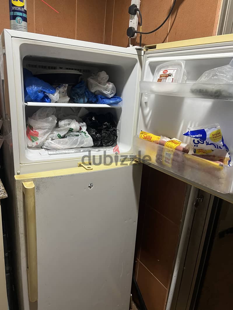 Samsung fridge (285 liters) 3