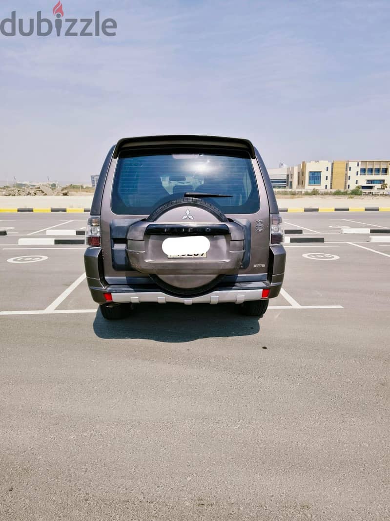 Mitsubishi Pajero 2013 v6 good condition 1