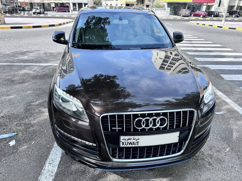Audi Q7 2013 1