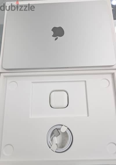 Apple MacBook air M5 512GB (non active device)