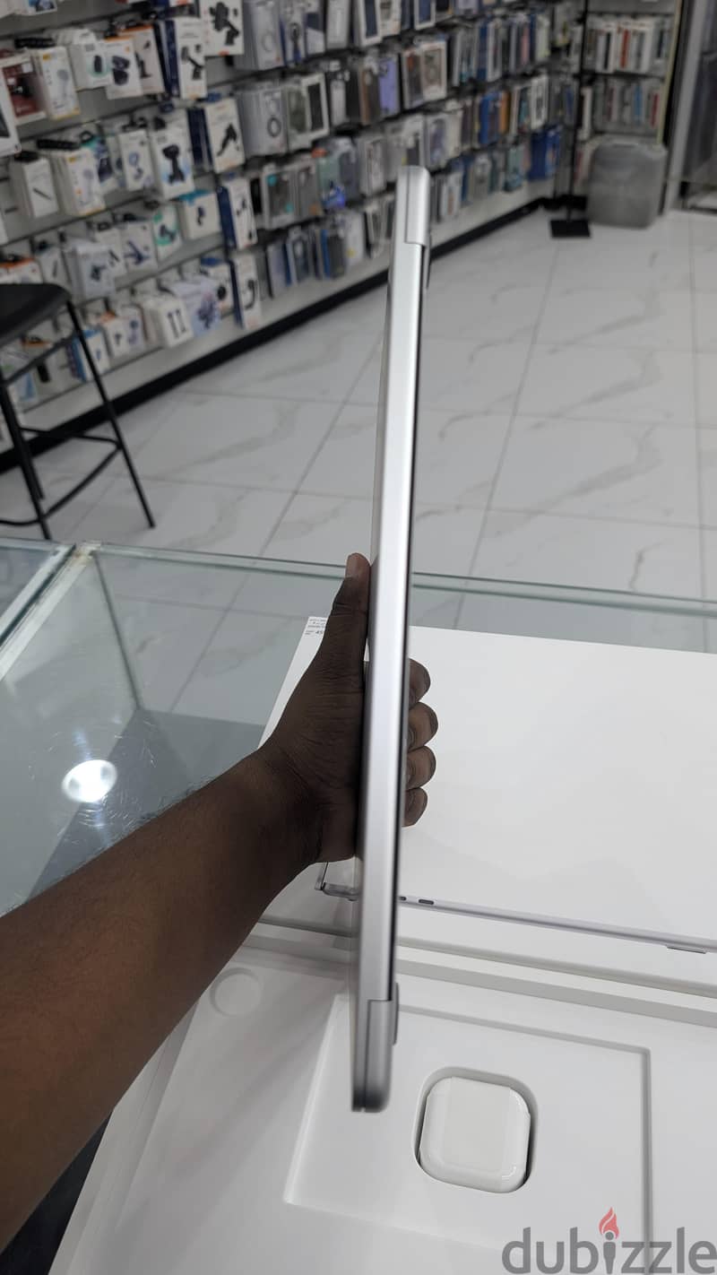 Apple MacBook air M5 512GB (non active device) 6