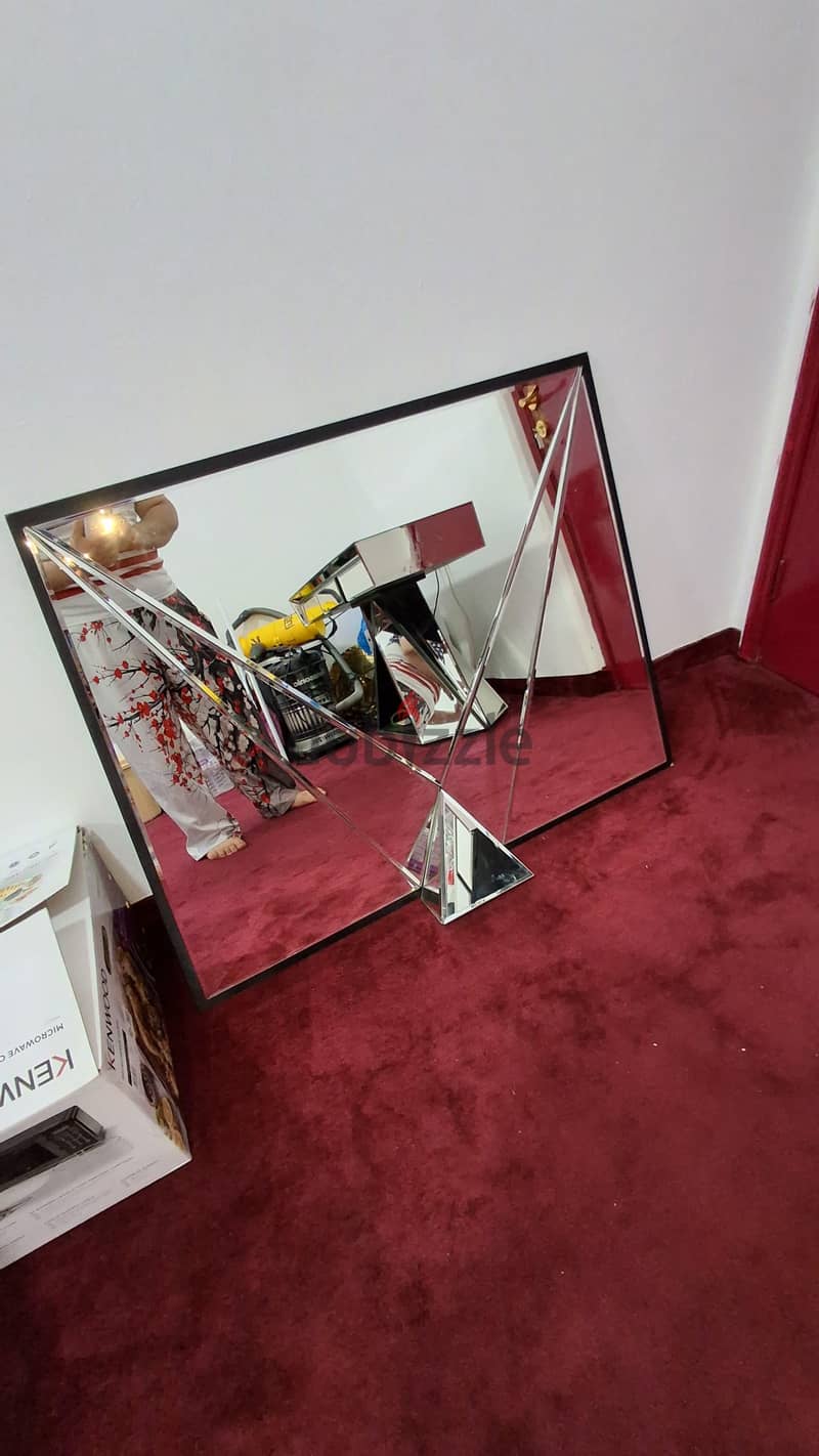 Dressing Table دُرْج طاولة 3