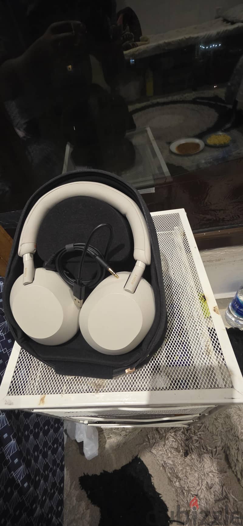 original sony xm5 with all aceesories 2
