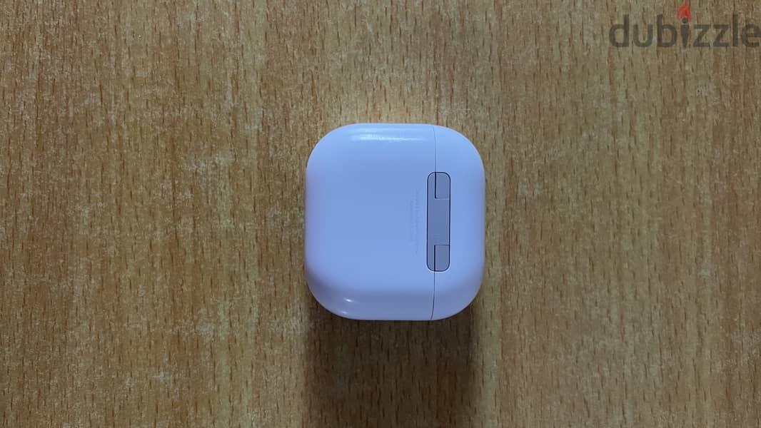 Airpods 4 for sale in prestige condition 3