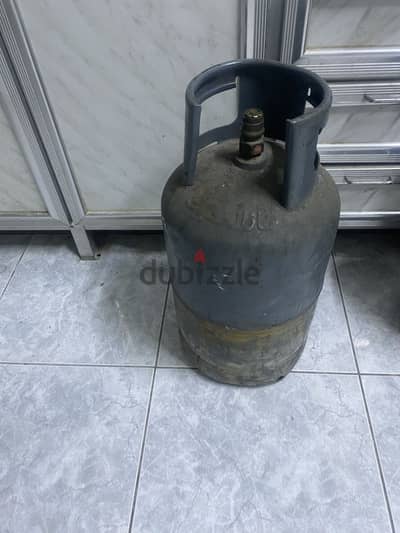 Kitchen Gas cylinder + Kitchen stove