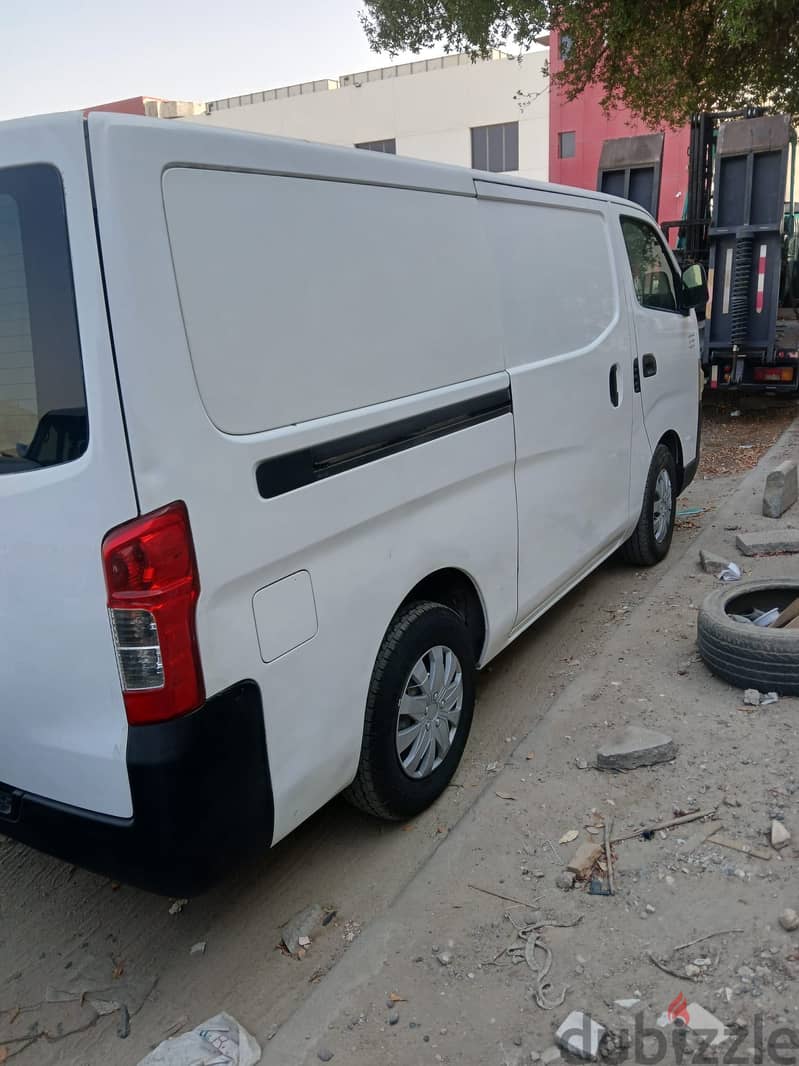 Nissan Urvan 2014 7