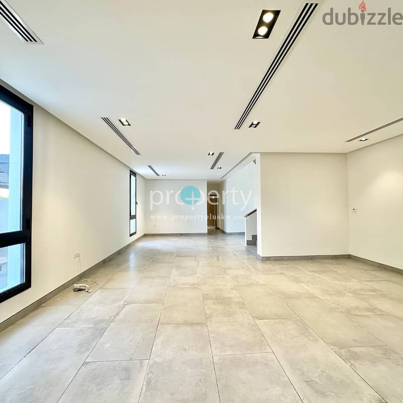 Triplex Villa for rent in Abu al Hassaniya 6
