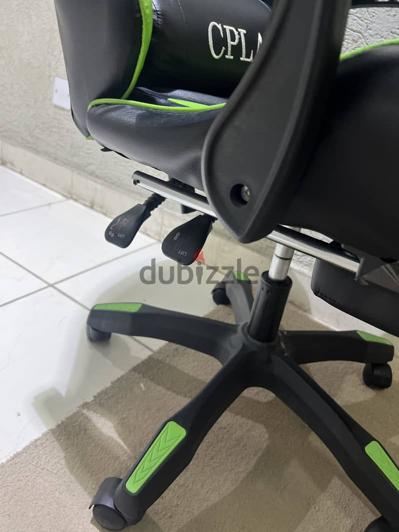 Gaming chair 1