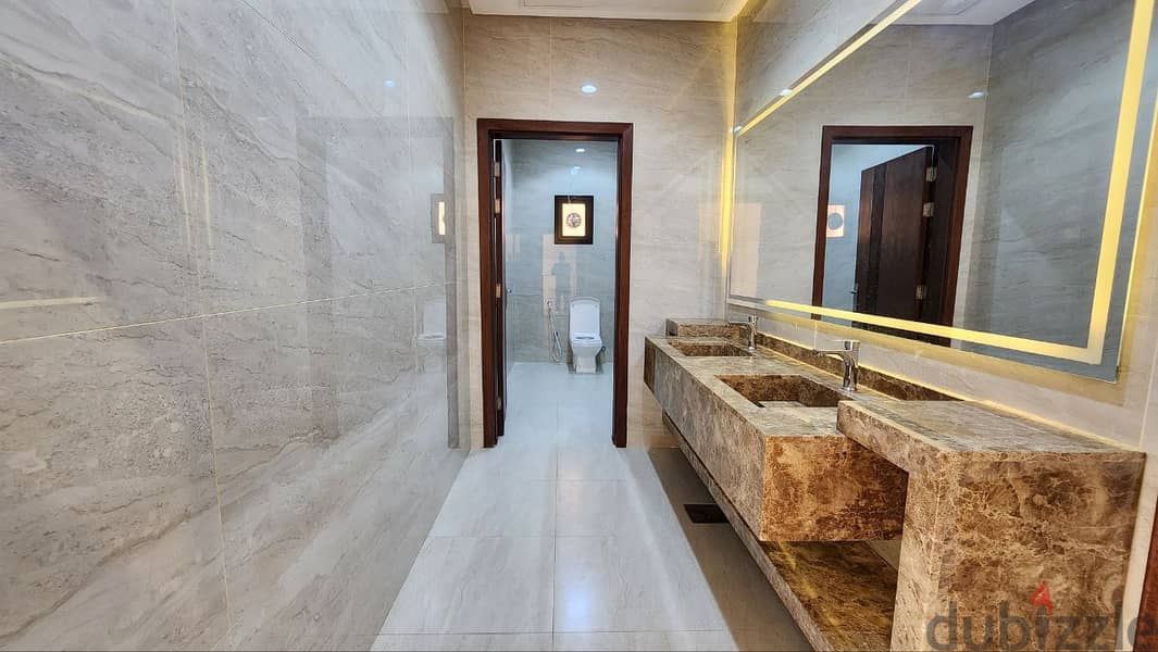 4 Master Bedroom Floor in Mansouriya 7