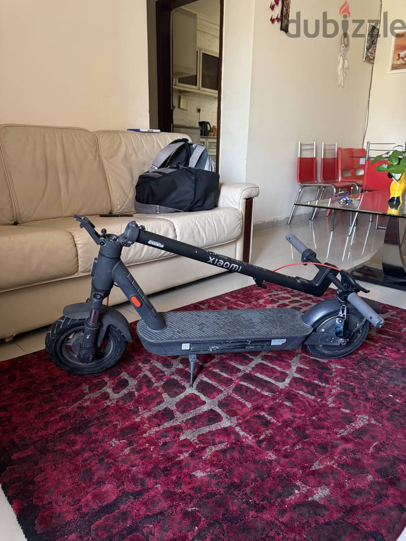 Xiaomi 5GL electric scooter for sale tire size 60/70 6.5 inch 1