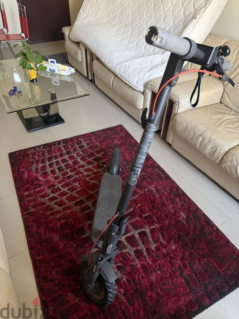 Xiaomi 5GL electric scooter for sale tire size 60/70 6.5 inch 4