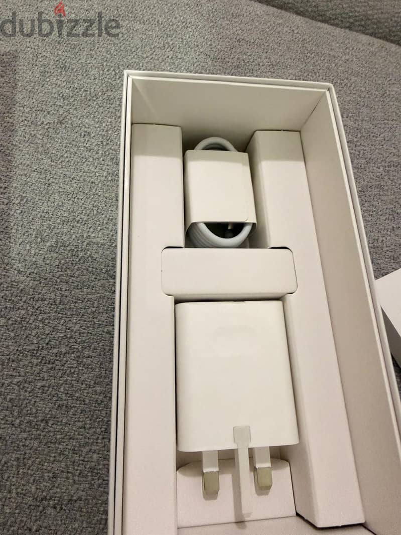 I phone 17 pro max 512 gb and huwai pura 90s pro 2