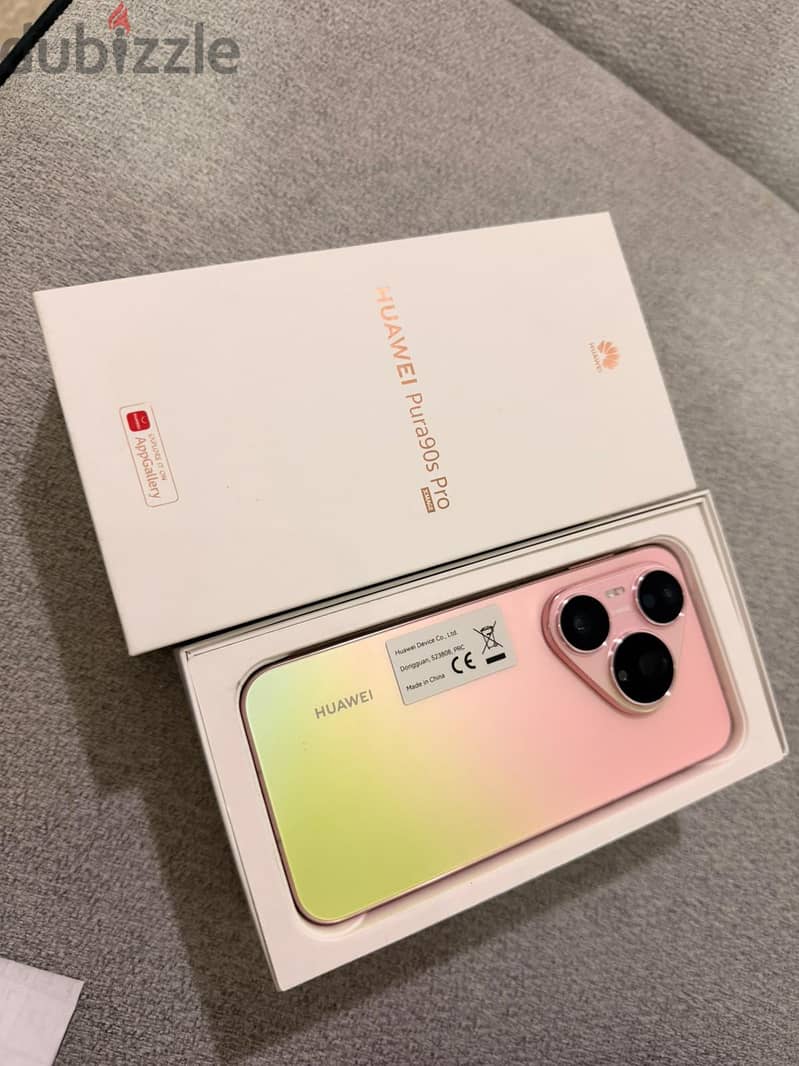 I phone 17 pro max 512 gb and huwai pura 90s pro 3