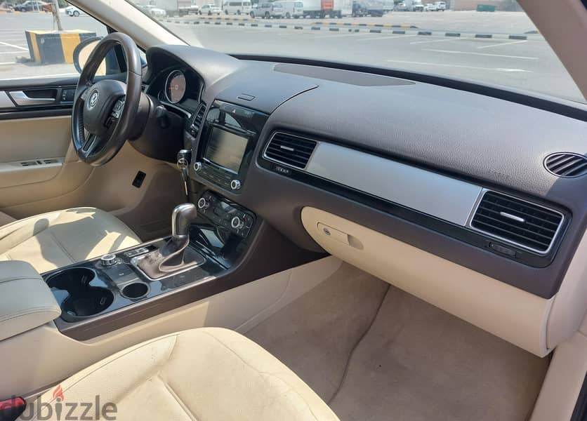 Volkswagen Touareg 2015 excellent condition orginal paint 4