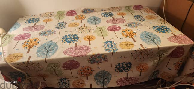 - Coffee table (46 x 23 inch) (117 x 58.5 cm)