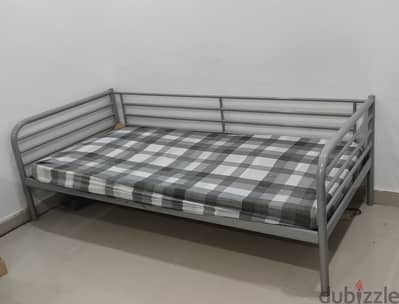 -1 Single bed frame metal with mattress