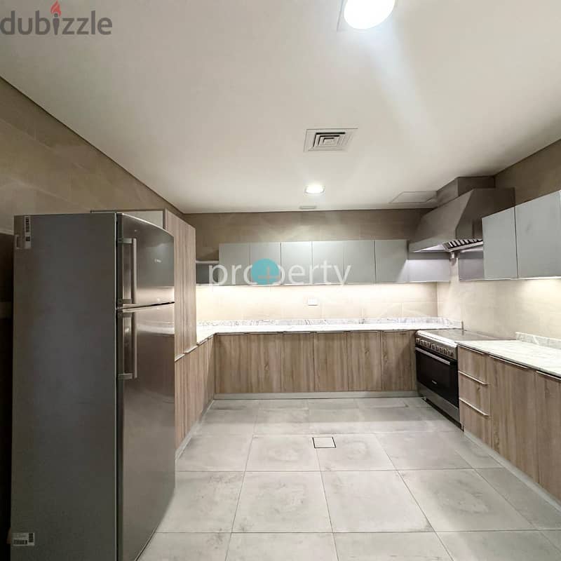 Triplex Villa for rent in Abu al Hassaniya 1