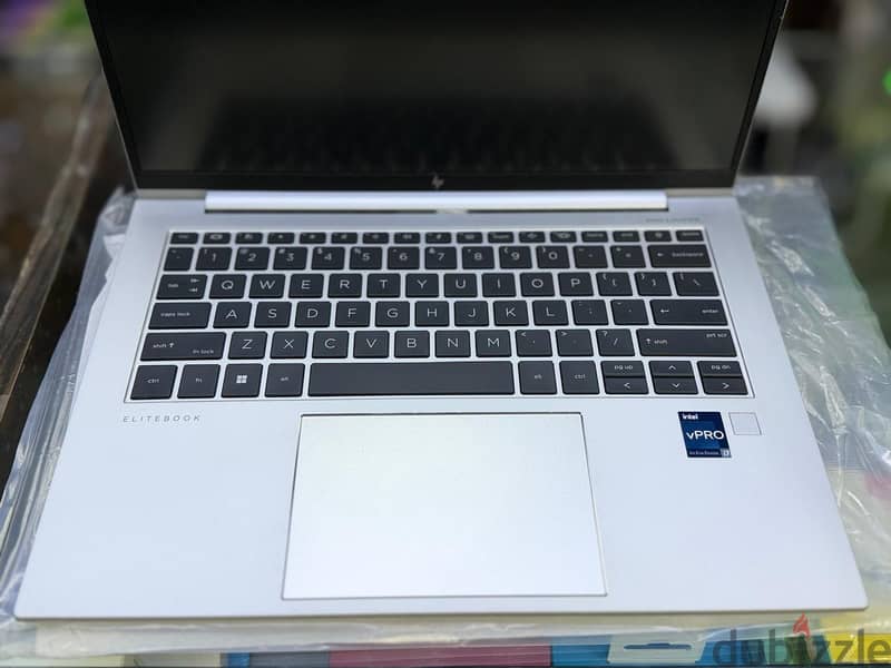 Hp 840 G9 I7 12th I7 12th  8GB DDR5 Nvme SSD 256 1