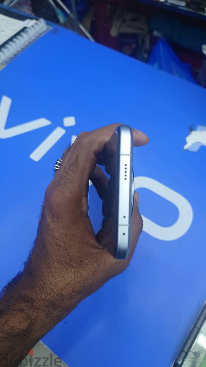 Honor magic 7 pro 12gb 512gb under warrenty with box 3