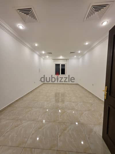 للايجار شقه بالفنيطيس دور أول