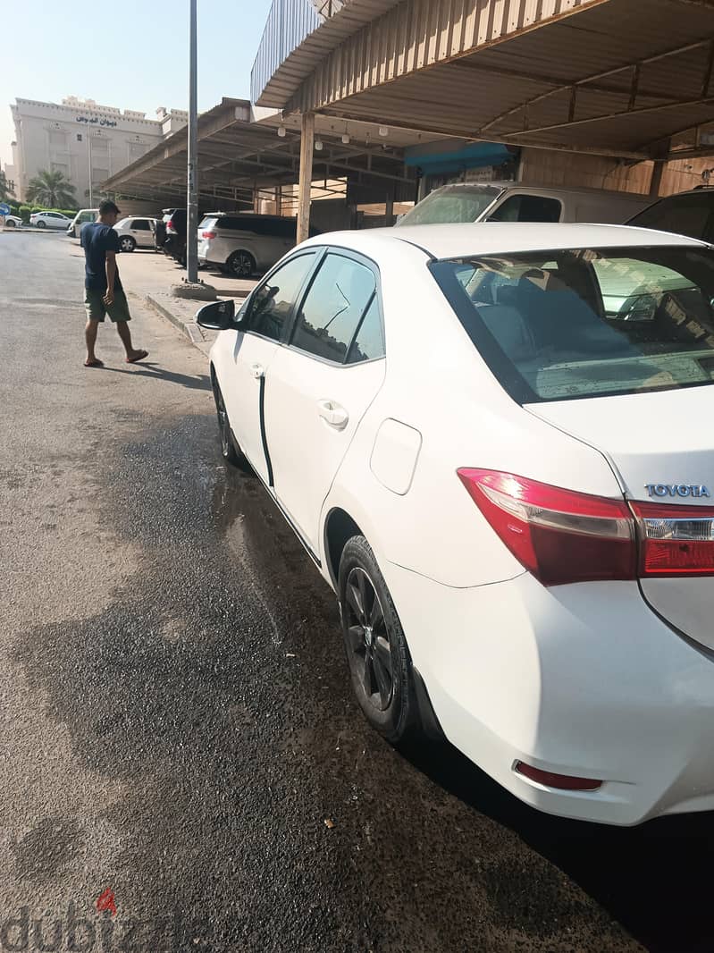 Toyota Corolla 2015 3