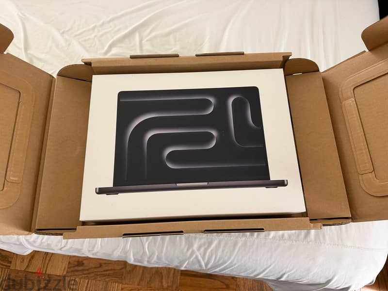 Macbook Pro 16" M5 Max 48GB 2TB 40-Core GPU Space 1