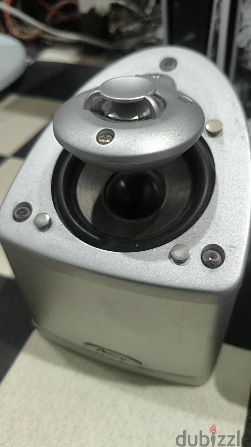 mirage nano sat speakers 1