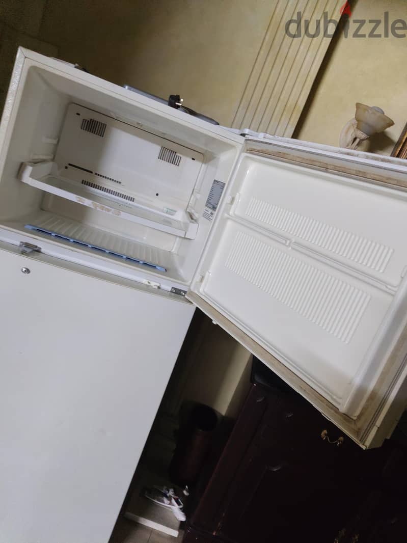 LG FRIDGE and Refrigerator 3