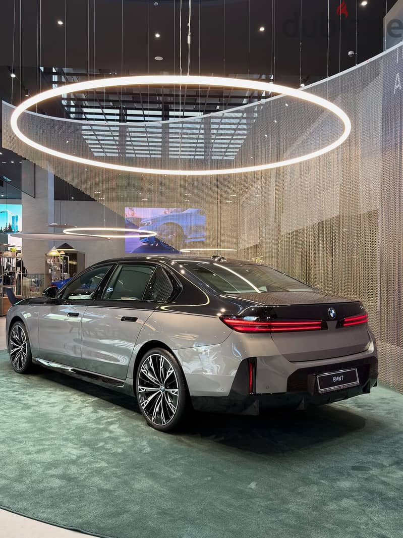 BMW 7-Series 2027 سيارة بي إم دبليو الفئة السابعة المحدثة، سيارة السيد 4
