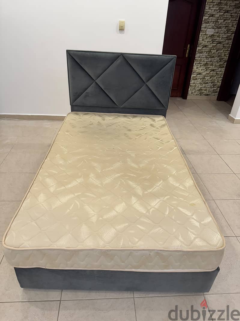 Double size bed with mattress 120x200 cm available 2