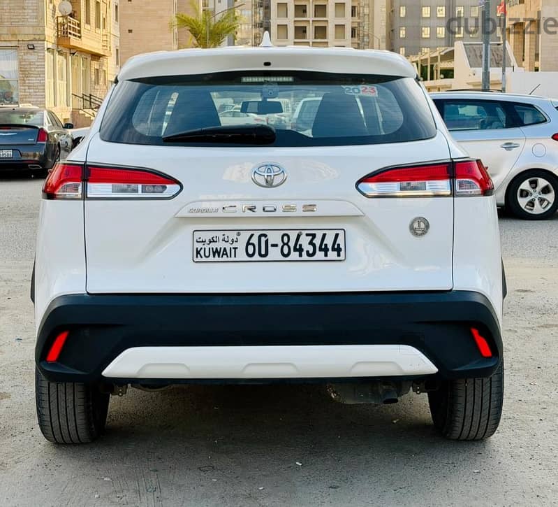 Toyota Corolla 2023 4