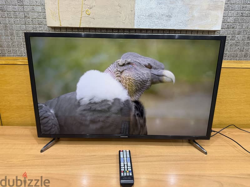 Smart tv Samsung 32 inch very good condition 2