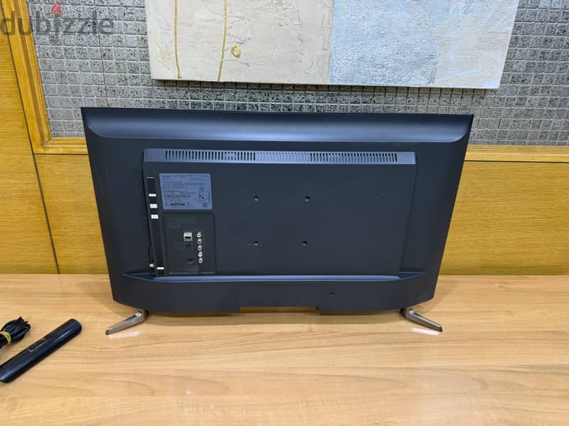 Smart tv Samsung 32 inch very good condition 8