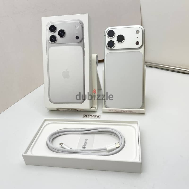 Apple iPhone 17 Pro Max - 256GB - Silver (Unlocked 1