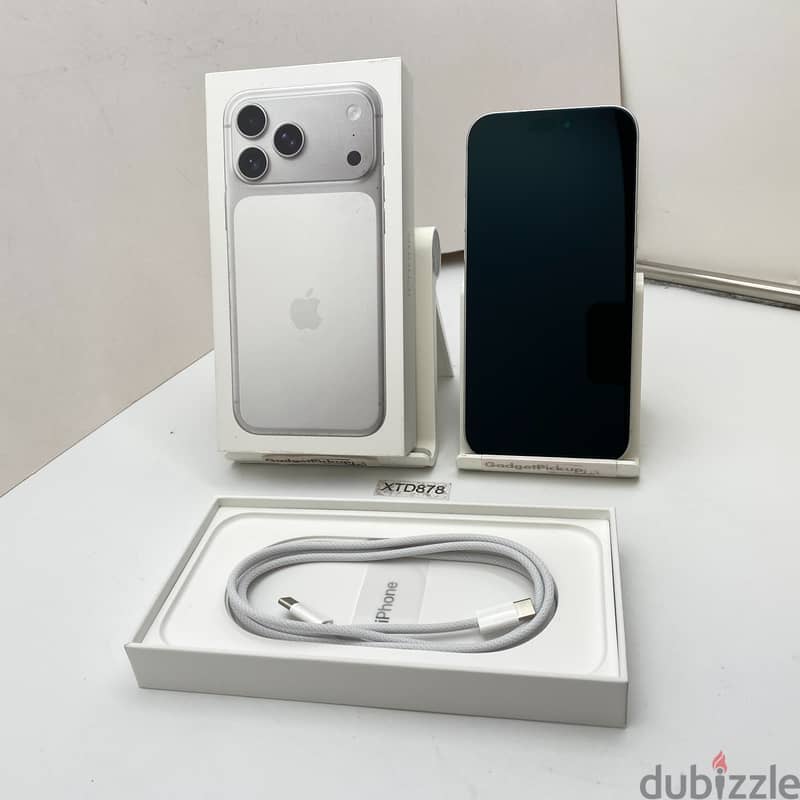 Apple iPhone 17 Pro Max - 256GB - Silver (Unlocked 2