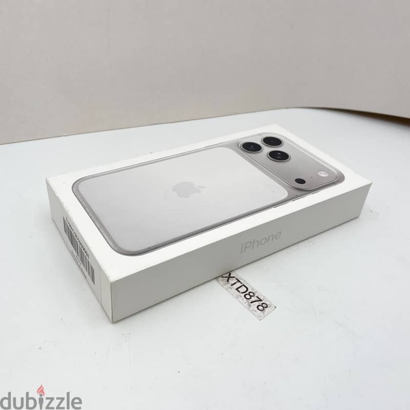 Apple iPhone 17 Pro Max - 256GB - Silver (Unlocked 4