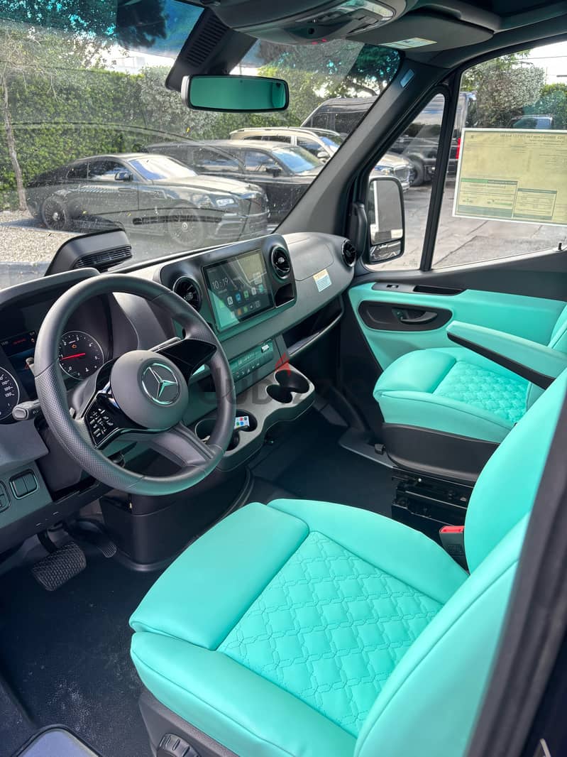 Mercedes-Benz Sprinter 2025 مرسيدس-بنز سبرينتر 4