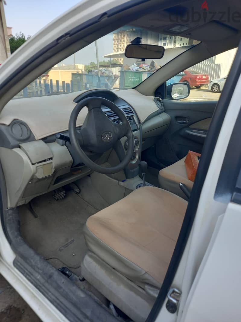 Toyota Yaris 2011 سيدان 4 سلندر 6