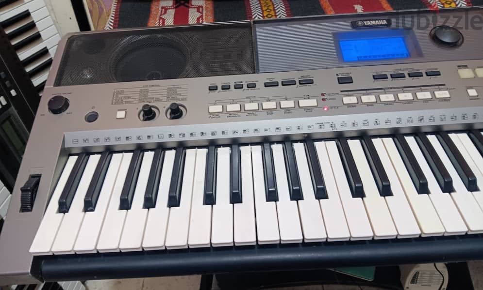 Yamaha PSR E 443 Musical Keyboard for Sale in mint condition 1