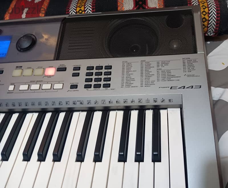 Yamaha PSR E 443 Musical Keyboard for Sale in mint condition 4