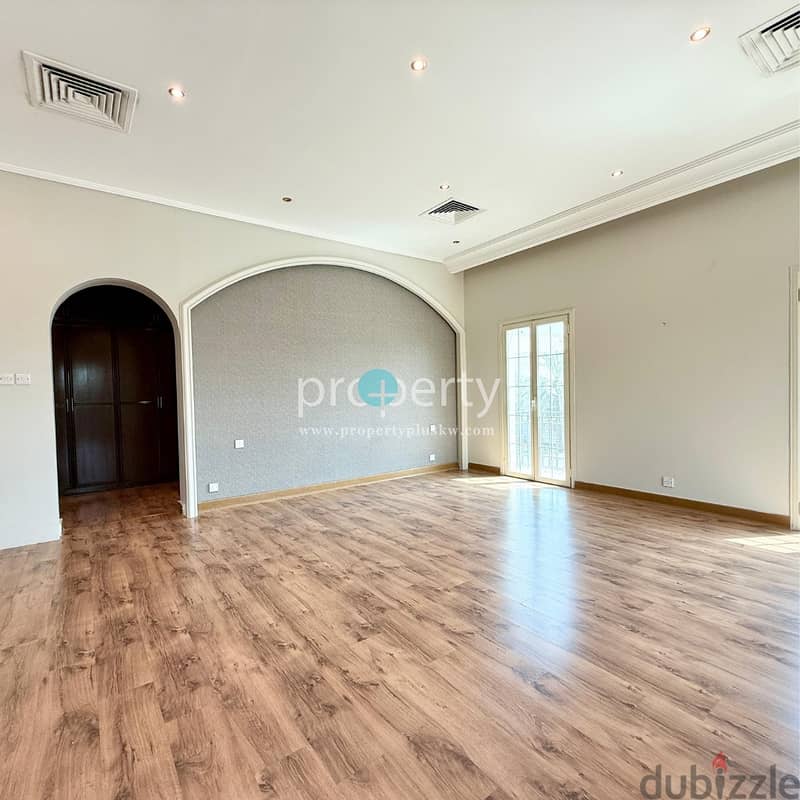 SPACIOUS SEVEN BEDROOM VILLA AVAILABLE IN ADAN 4