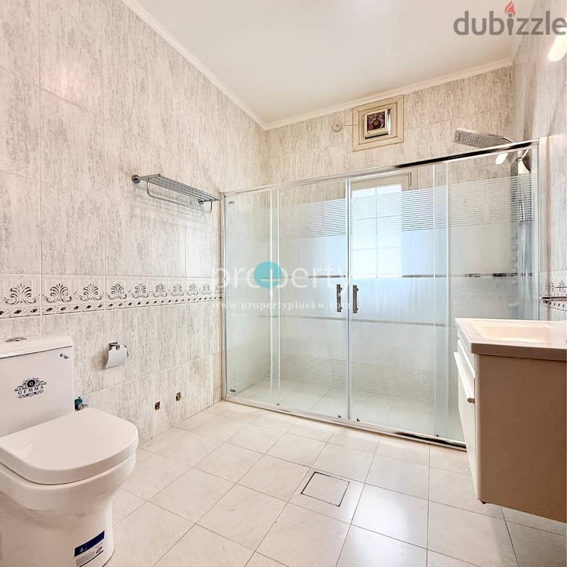 SPACIOUS SEVEN BEDROOM VILLA AVAILABLE IN ADAN 5